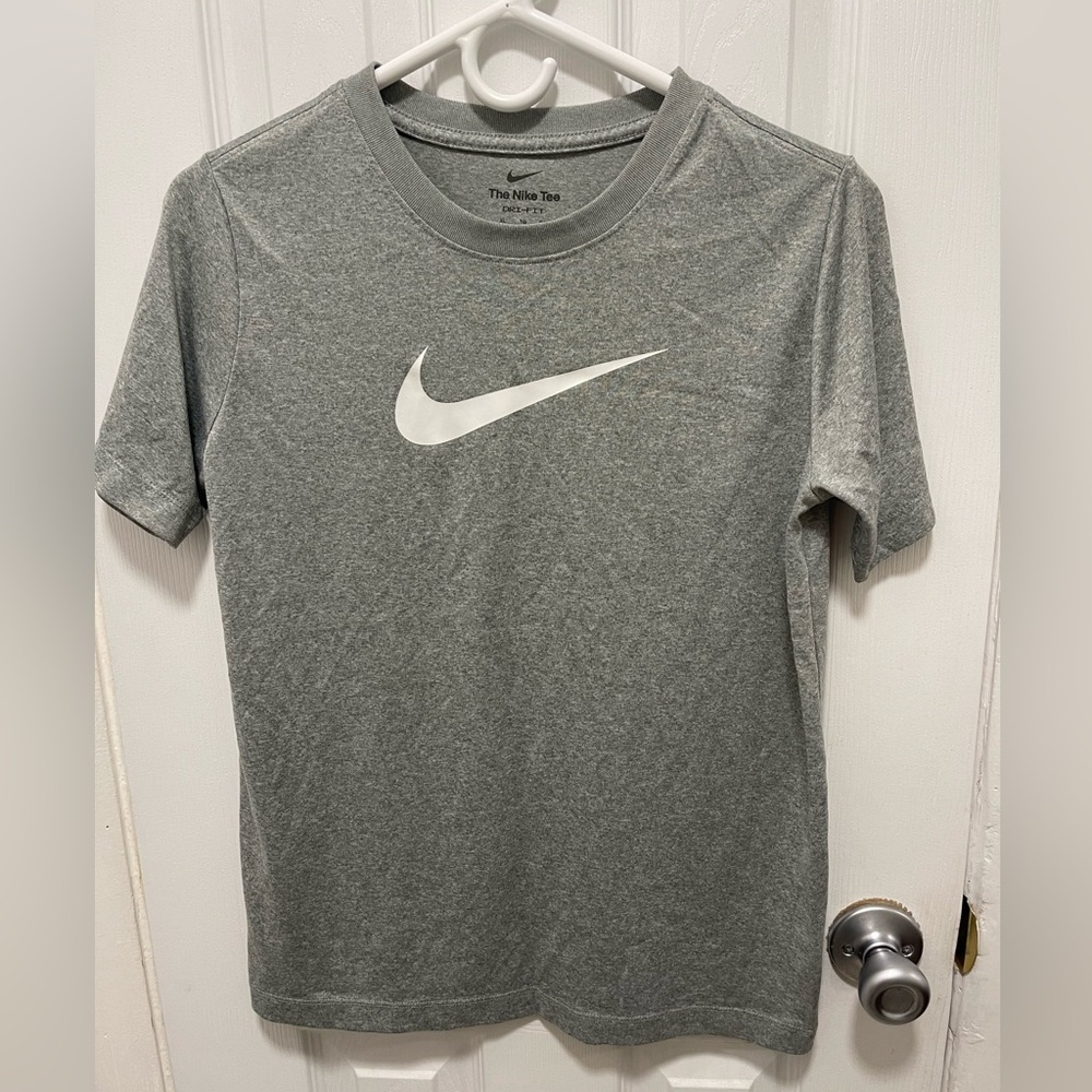 Nike Dri-Fit Kids Gray Short Sleeve - Picture 1 of 5